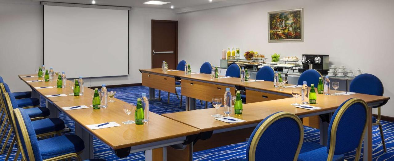 Hotel Radisson Blu Hotel, 3*
